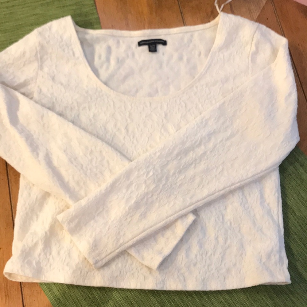 AE lace slight cropped long sleeve